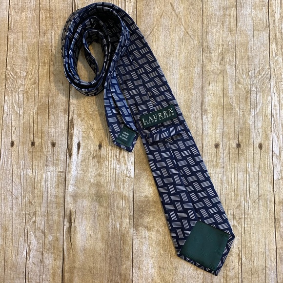 Lauren Ralph Lauren blue hand made silk tie - Picture 2 of 3